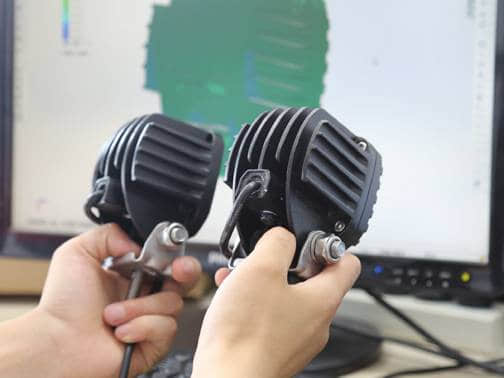 南華LED工作燈熱模擬圖